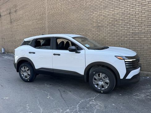 New 2026 Nissan Kicks S w/ Charging Package FWD image 4