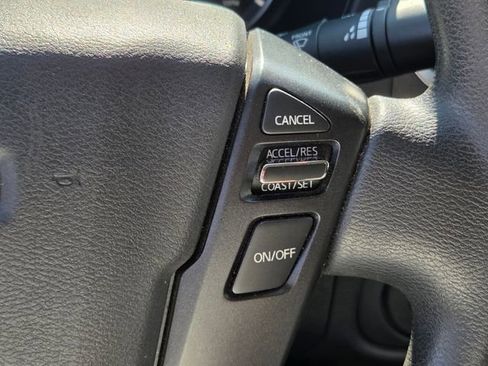 Used 2022 Nissan Frontier SV RWD image 22