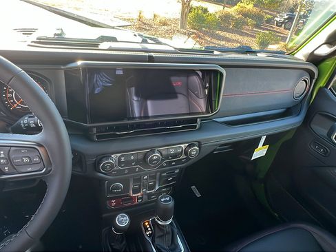 New 2026 Jeep Wrangler Unlimited Rubicon image 28