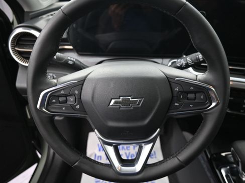 Used 2024 Chevrolet Trax ACTIV w/ Sunroof Package FWD image 11