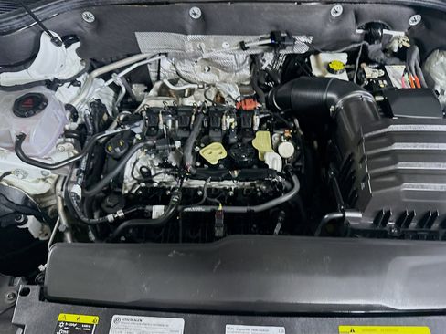 Used 2024 Volkswagen Atlas SE image 35