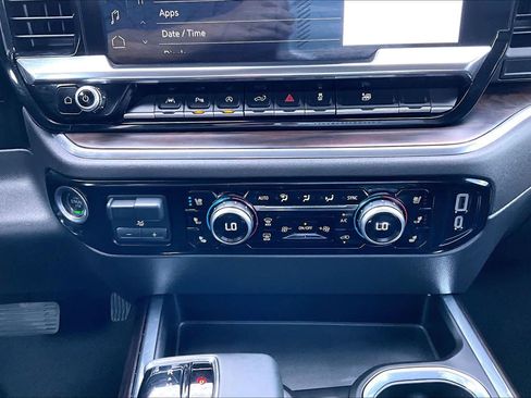 Certified 2024 GMC Sierra 1500 SLT image 33