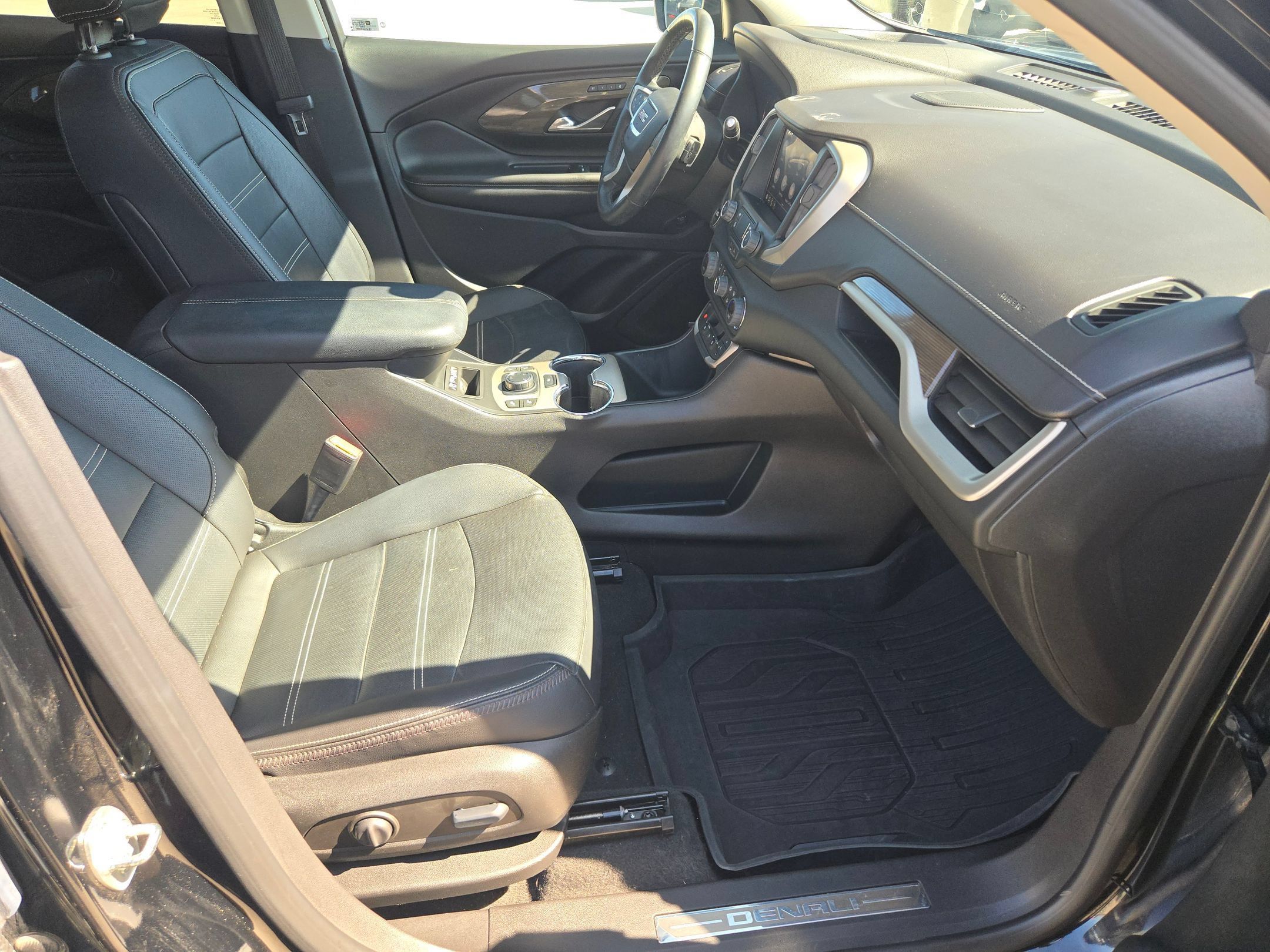 Used 2023 GMC Terrain Denali AWD/4WD image 29