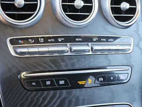 Used 2021 Mercedes-Benz GLC 300 GLC 300 image 22