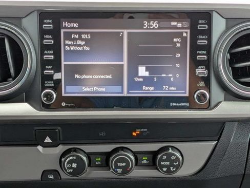 Used 2020 Toyota Tacoma SR5 w/ SR5 Appearance Package (SM) RWD image 17