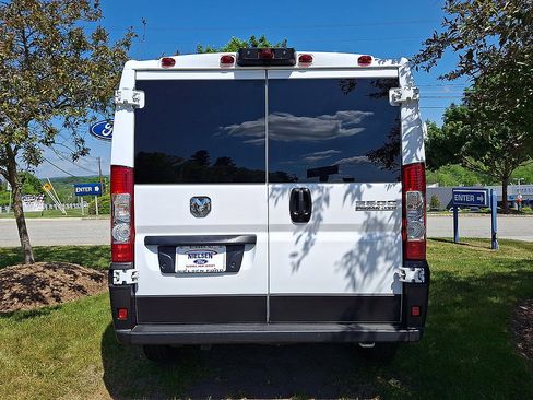 Used 2025 RAM ProMaster 2500 w/ U-Haul Equipment Group FWD image 13
