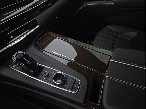 Used 2024 Cadillac Escalade Sport Platinum w/ LPO, ONYX Package image 21