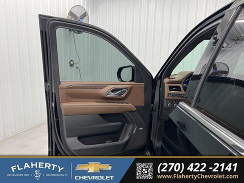 Used 2024 Chevrolet Suburban High Country image 8