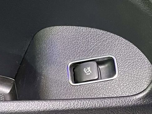 Used 2021 Mercedes-Benz GLE 350 4MATIC image 34