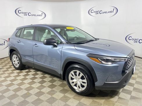 Certified 2025 Toyota Corolla Cross L image 1