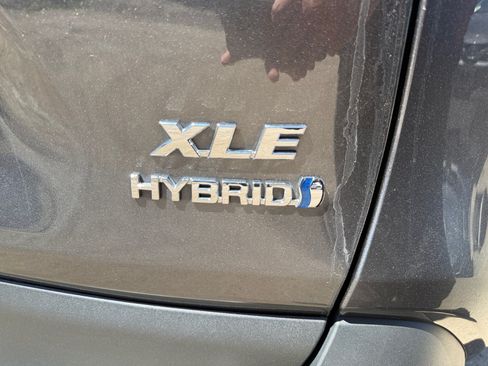 Used 2023 Toyota RAV4 XLE AWD/4WD image 23