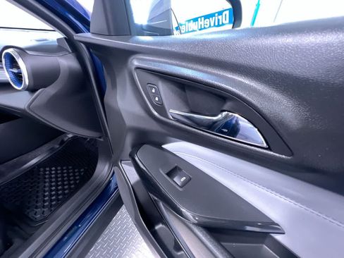 Used 2024 Chevrolet Trax LT w/ Sunroof Package FWD image 35