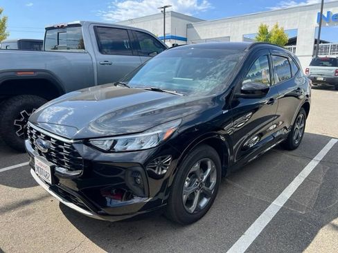 Used 2023 Ford Escape ST-Line Select w/ Tech Pack #2 AWD/4WD image 1