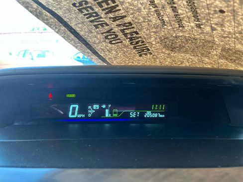 Used 2014 Toyota Prius V Five FWD image 17