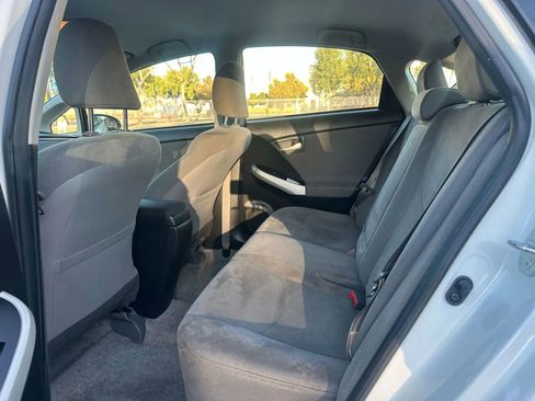 Used 2014 Toyota Prius Two image 10