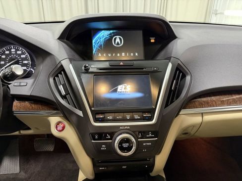 Used 2018 Acura MDX w/ Technology & Entertainment image 16
