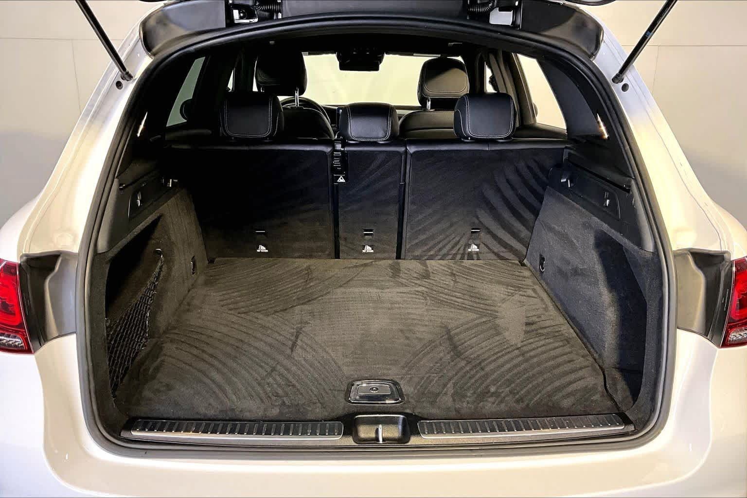 Used 2020 Mercedes-Benz GLC 300 4MATIC image 36
