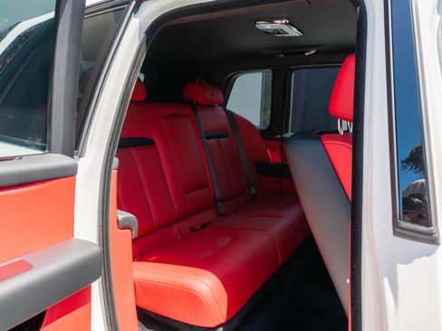 Used 2026 Rolls-Royce Cullinan AWD/4WD image 13