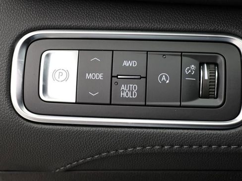 Used 2025 Buick Enclave Sport Touring image 24