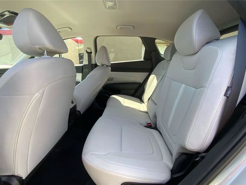 Used 2025 Hyundai Tucson SEL AWD/4WD image 11