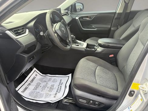 Used 2020 Toyota RAV4 XLE w/ Carpet Mat Package AWD/4WD image 24