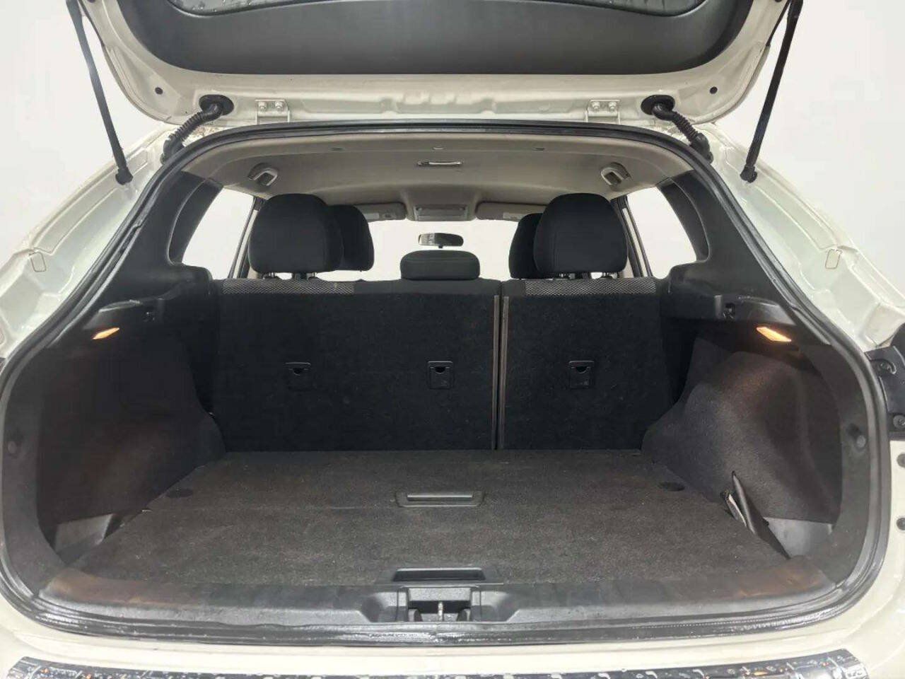 Used 2017 Nissan Rogue Sport SV w/ SV All-Weather Package AWD/4WD image 15