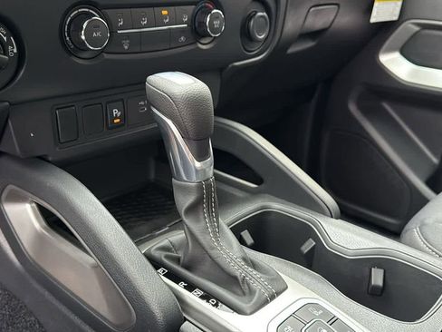New 2026 Nissan Frontier SV w/ Tow Package image 24