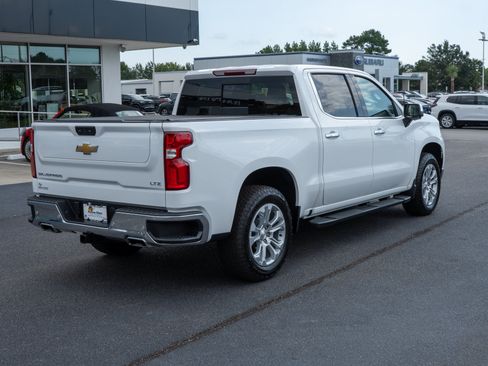Used 2026 Chevrolet Silverado 1500 LTZ w/ Z71 Off-Road Package AWD/4WD image 3