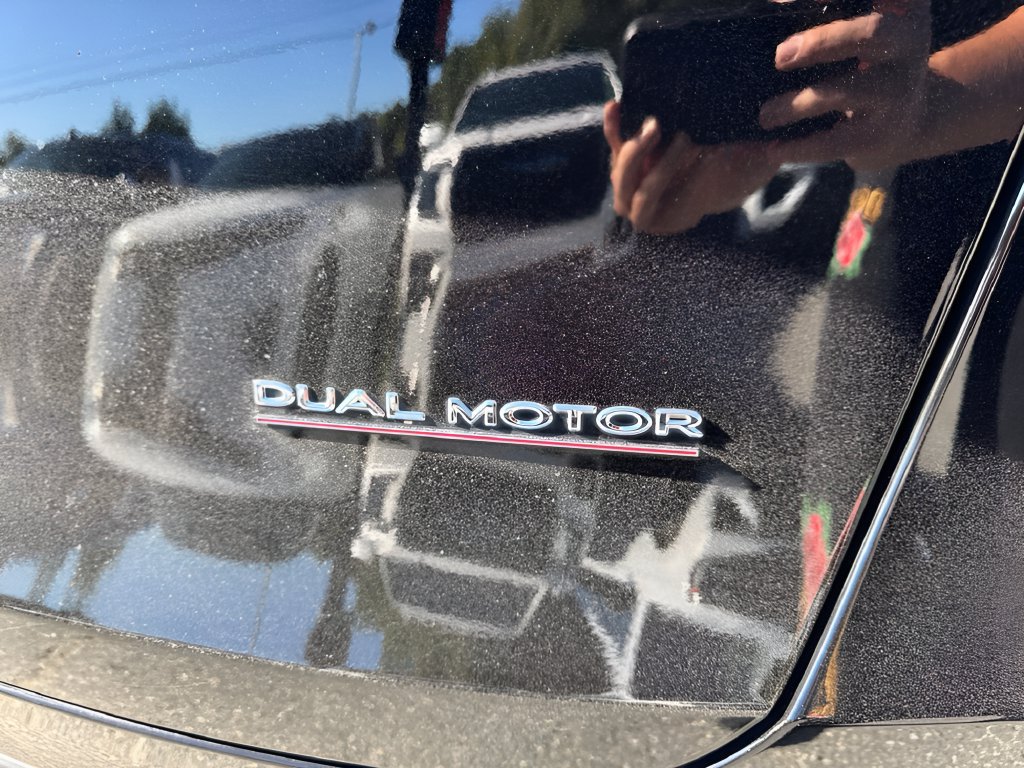 Used 2023 Tesla Model Y Performance AWD/4WD image 32