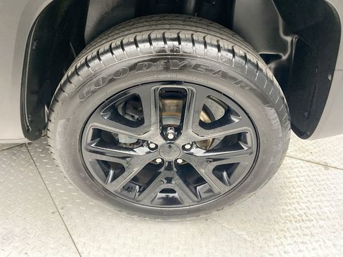 Used 2023 Jeep Renegade Altitude w/ Sun/Sound Group AWD/4WD image 10