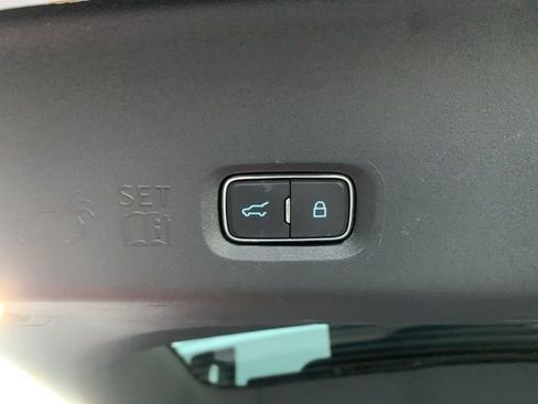 Used 2025 Ford Expedition Active image 33