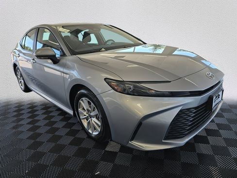 Used 2025 Toyota Camry LE FWD image 7