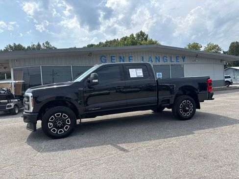 Used 2025 Ford F250 Platinum AWD/4WD image 2