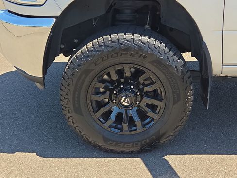 Used 2018 RAM 2500 Tradesman w/ Chrome Appearance Group AWD/4WD image 16