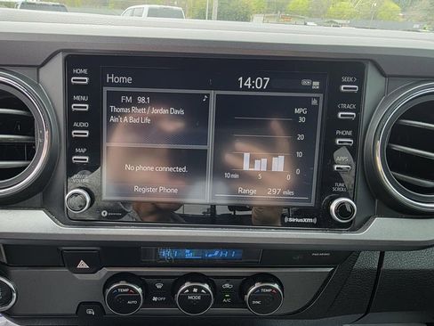 Used 2023 Toyota Tacoma TRD Sport w/ Technology Package image 20