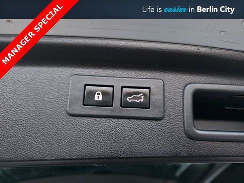 Used 2020 Subaru Forester Touring image 11