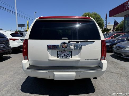 Used 2013 Cadillac Escalade ESV Luxury AWD/4WD image 5