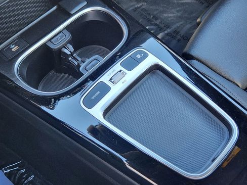 Used 2025 Mercedes-Benz CLA 250 4MATIC image 11