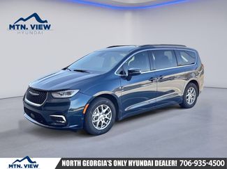 Used 2021 Chrysler Pacifica Touring w/ Uconnect Theater Family Group video 1