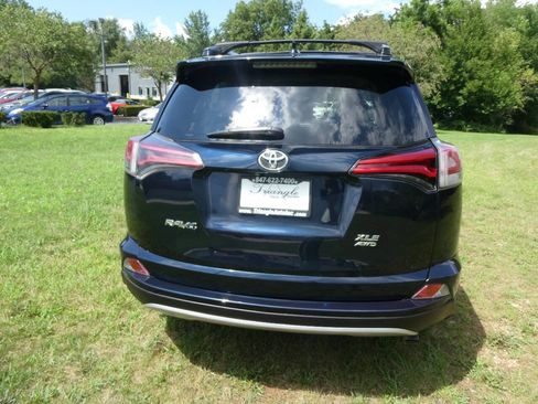 Used 2018 Toyota RAV4 XLE image 5