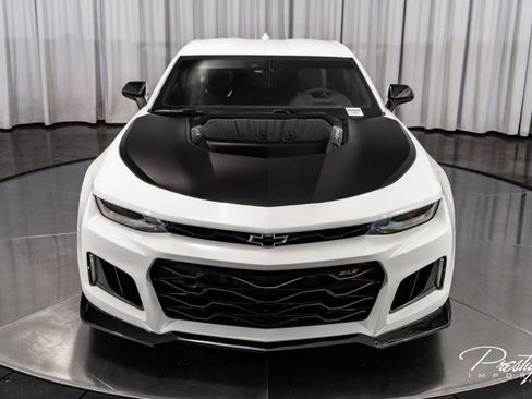 Used 2022 Chevrolet Camaro ZL1 image 4