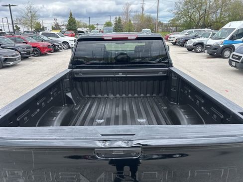 Used 2024 Chevrolet Silverado 2500 Custom w/ Custom Value Package AWD/4WD image 6