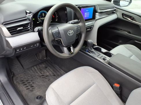 Certified 2025 Toyota Camry LE image 6