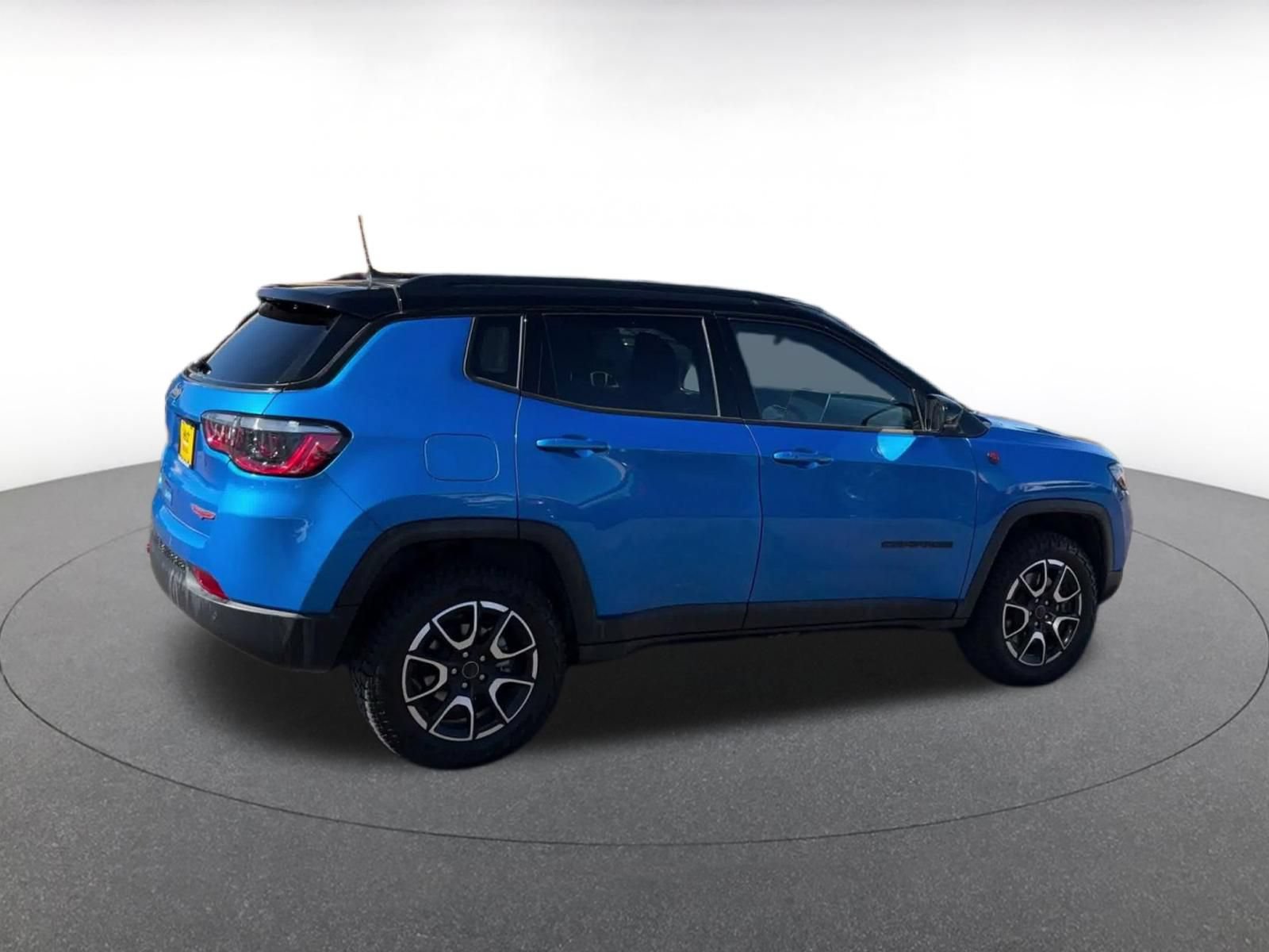 Used 2026 Jeep Compass Trailhawk AWD/4WD image 14