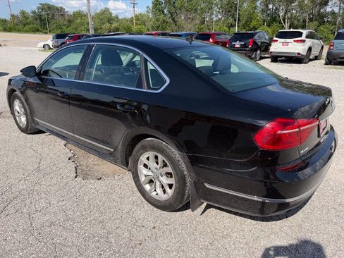 Used 2016 Volkswagen Passat 1.8T S FWD image 5