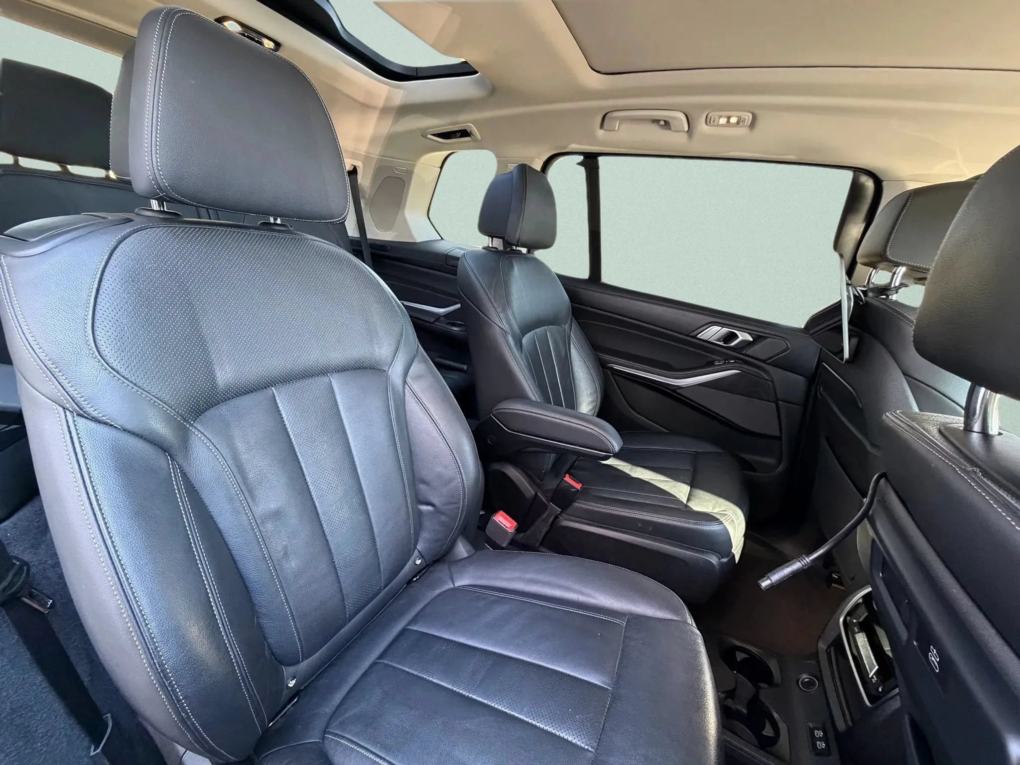 Used 2019 BMW X7 xDrive40i w/ Premium Package AWD/4WD image 14