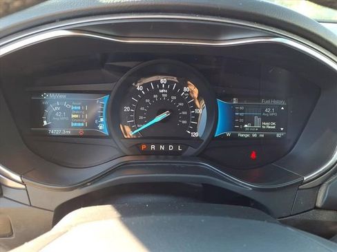 Used 2020 Ford Fusion SEL image 17