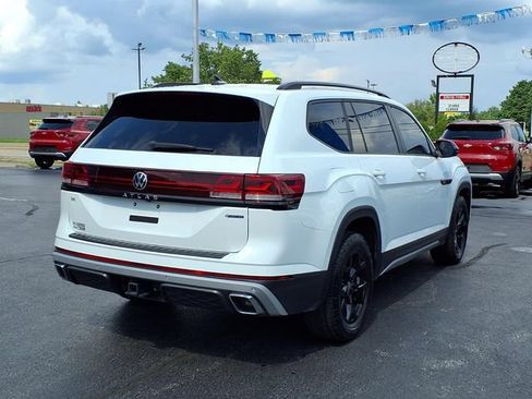Used 2024 Volkswagen Atlas Peak Edition SE AWD/4WD image 4