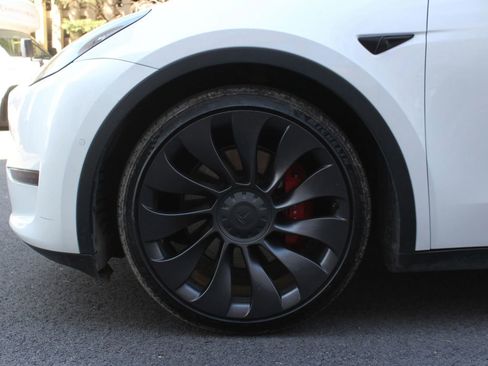 Used 2021 Tesla Model Y Performance AWD/4WD image 10