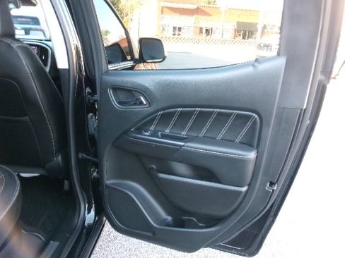 Used 2021 GMC Canyon Denali image 15